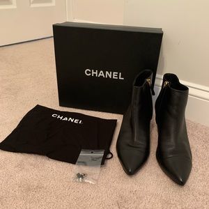 Chanel Leather Black Booties Size 42 (12)